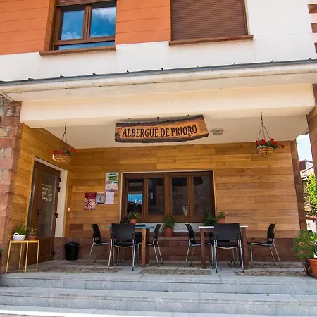 Hostel De *